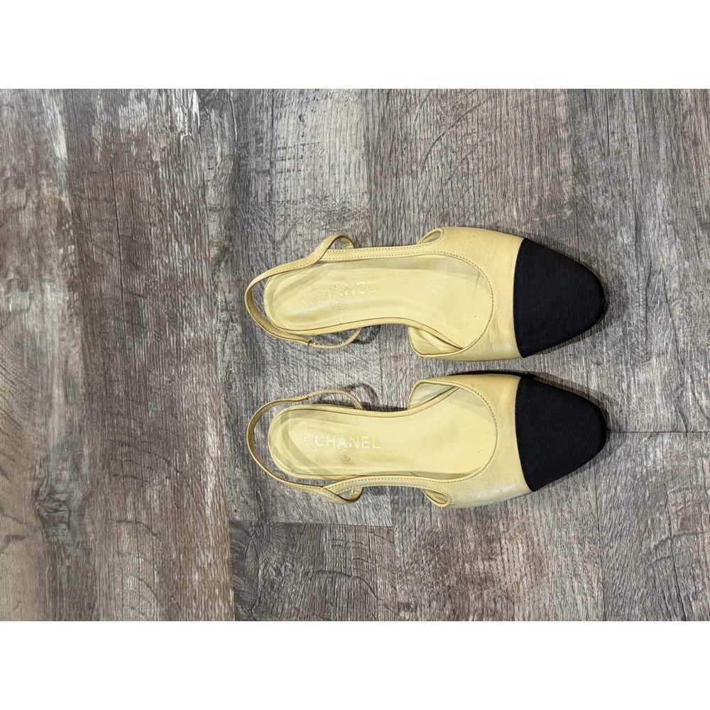 Chanel Beige Leather Black Cap Toe Slingback Flats CC Logo Made in Italy - Picture 2 of 13